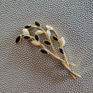 Vintage Trifari Brooch Gold-tone, Black & White Enamel
